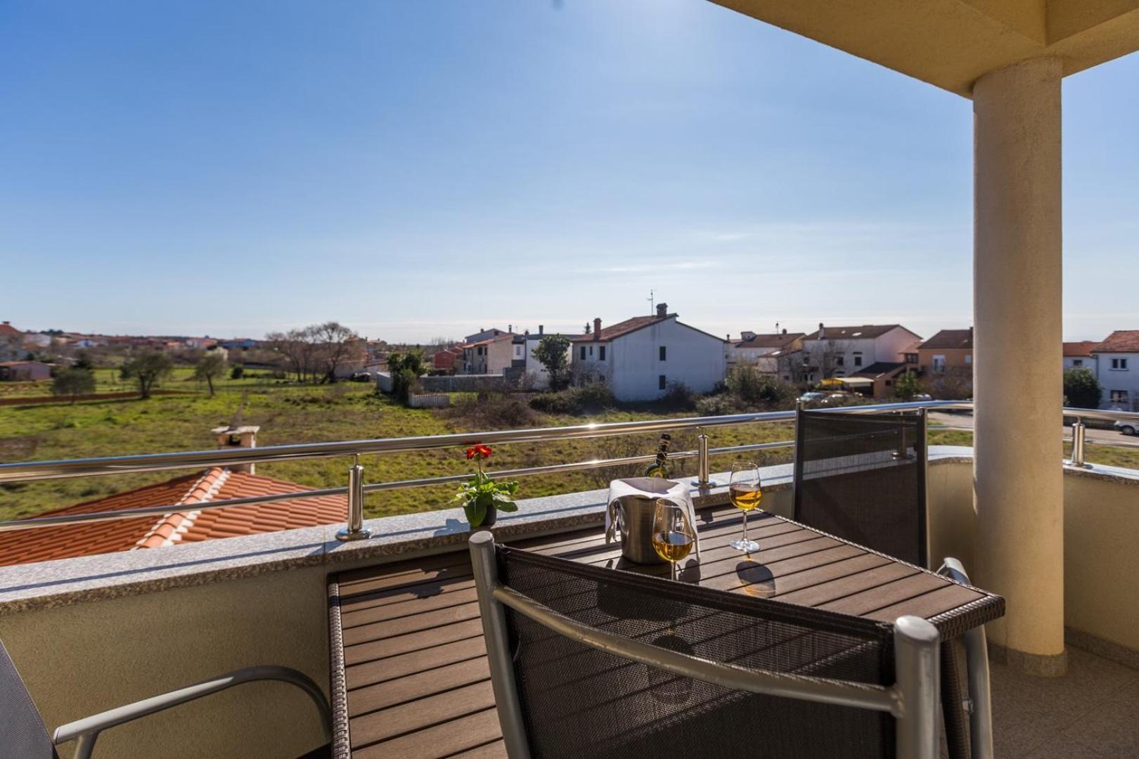 Villa Vita Apartments & Studios With Common Pool Valbandon Exterior foto