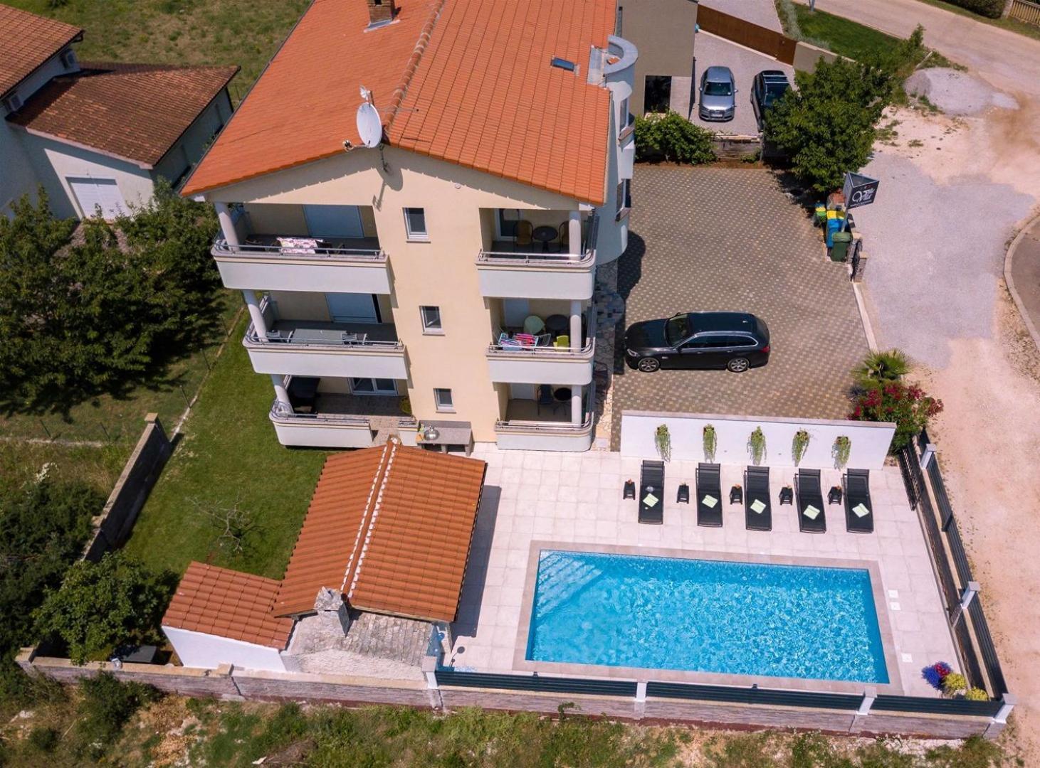 Villa Vita Apartments & Studios With Common Pool Valbandon Exterior foto